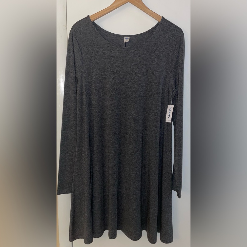 Old Navy NWT knit dress. Size L